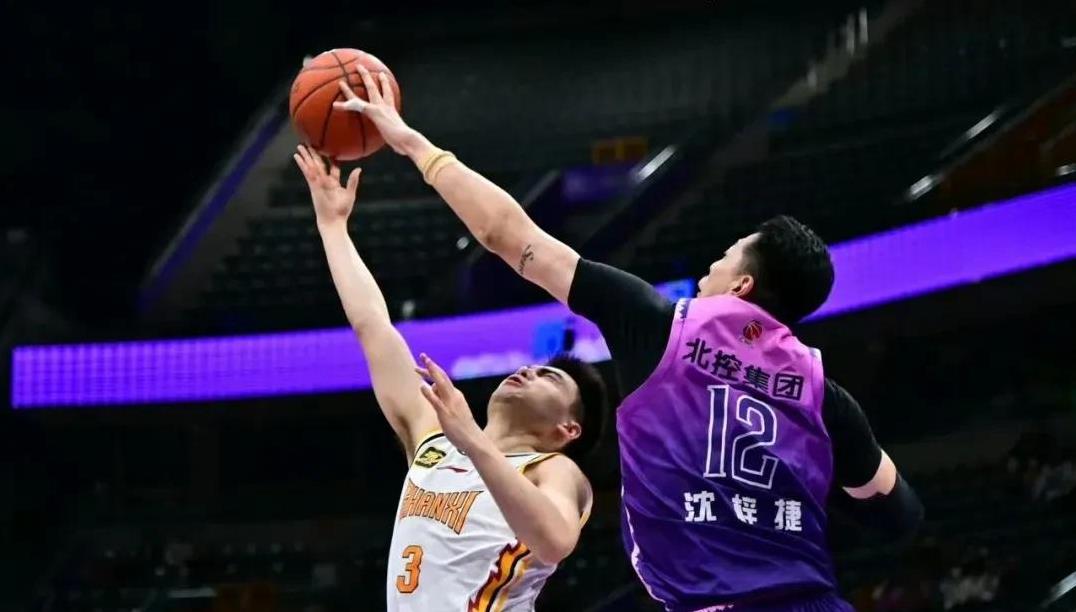 Karsa迎来五赛季出色发挥，拜仁观众热烈欢呼！