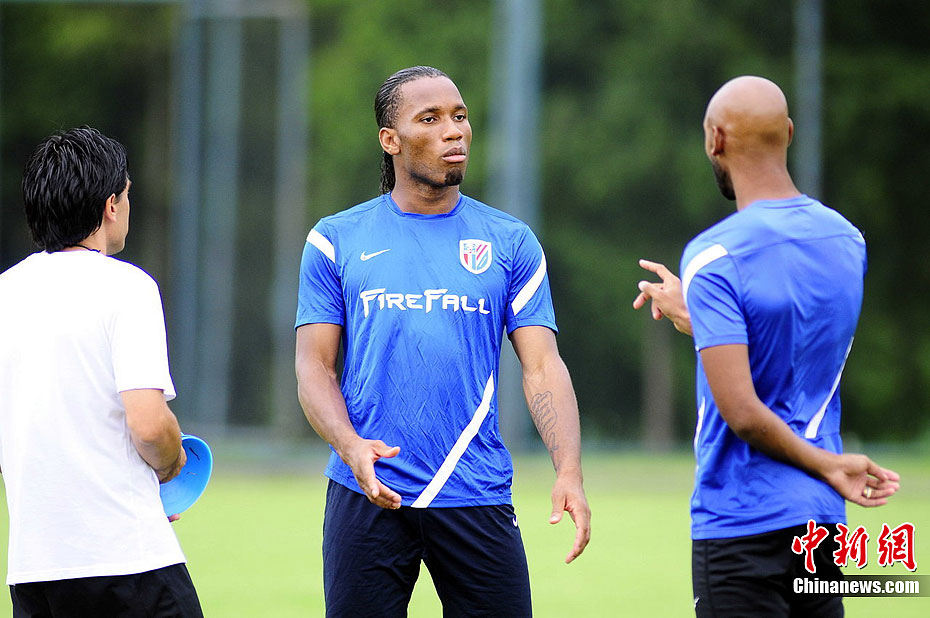 体育盛宴-关于比赛规则变更引发热议！，德罗巴在中国队比赛中出色防守比赛高潮迭起的信息-体育盛宴