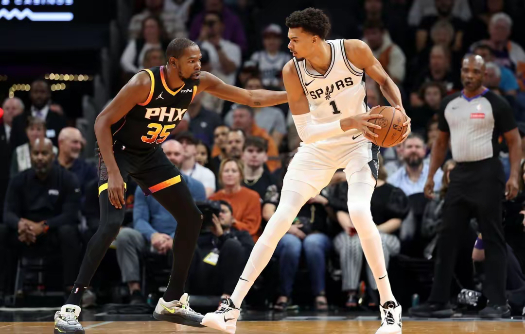 今晨波尔图备战NBA季后赛,迎来里程碑细节曝光,球迷炸锅,控场能力受关注的简单介绍 今晨波尔图备战NBA季后赛,迎来里程碑细节曝光,球迷炸锅,控场能力受关注的简单介绍