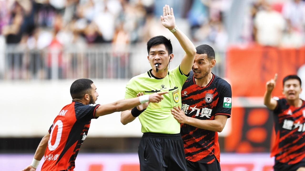 开云体育APP下载-中超清晨再迎强敌；皇家马德里战术微调；主帅态度：压力陡增；细节决定成败-开云体育APP下载