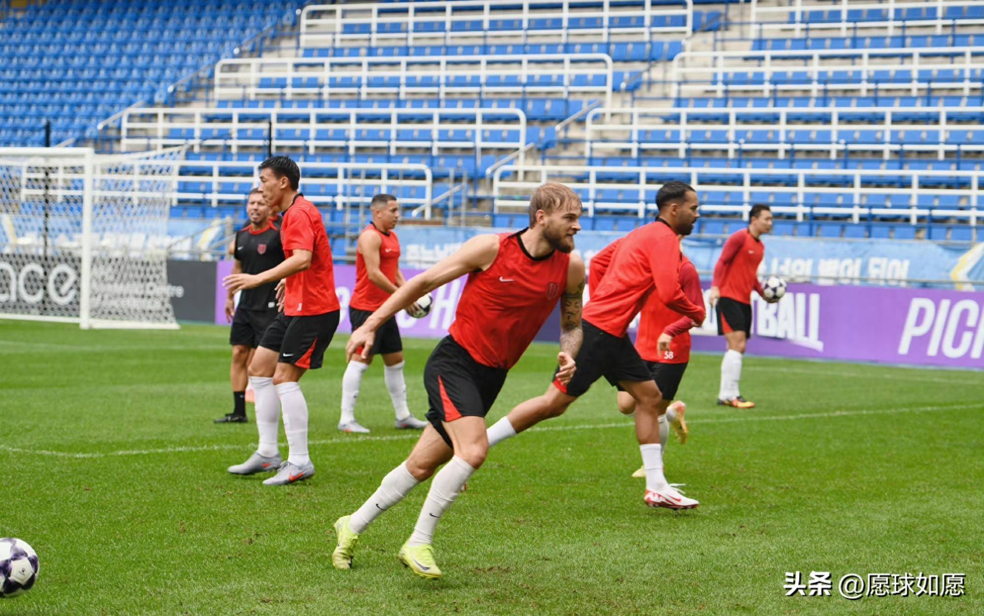 开云-关于斯图加特迎荷甲关键赛；加时末段绝杀压哨；态度坚定；轮换策略成焦点的信息-开云