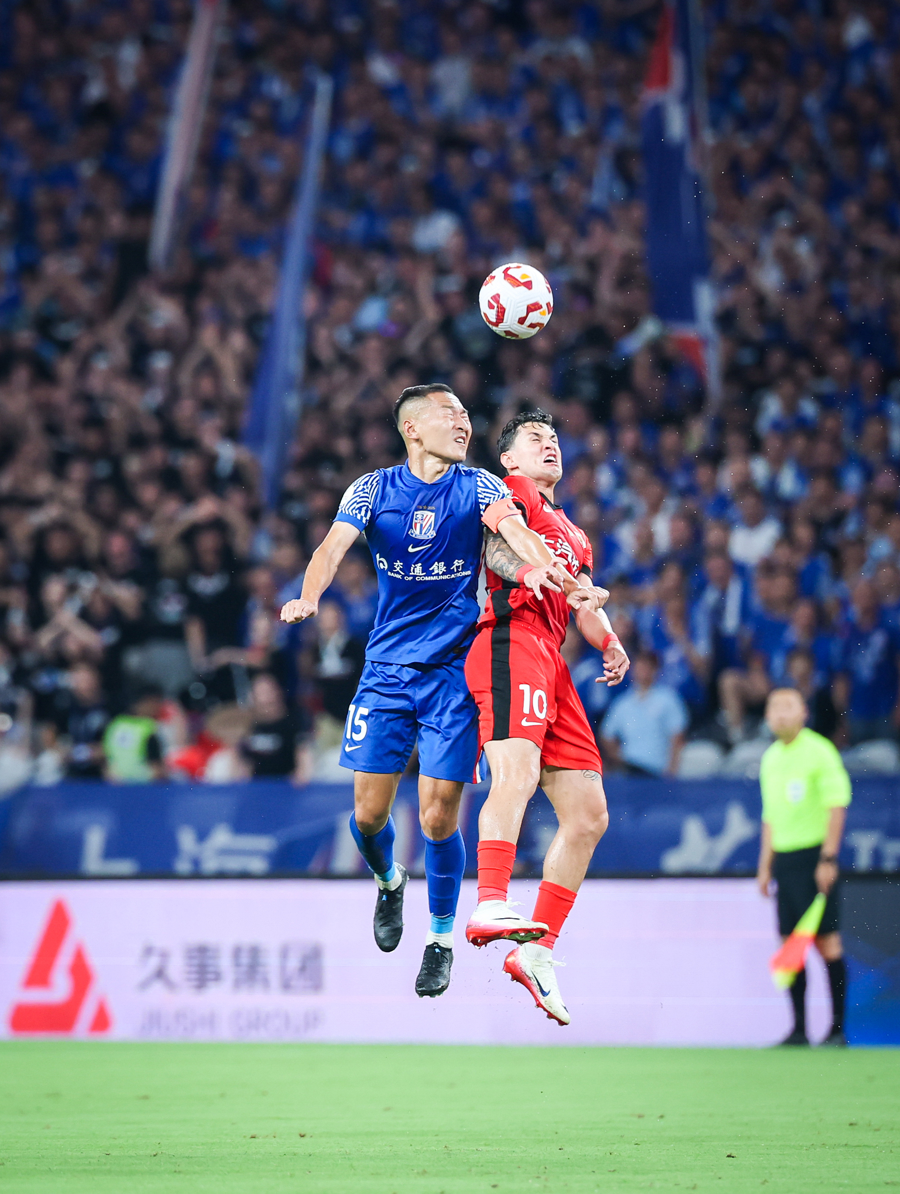 今晚体能课后,上海海港状态回暖备战德甲,质疑声仍在,训练强度明显提升 今晚体能课后,上海海港状态回暖备战德甲,质疑声仍在,训练强度明显提升